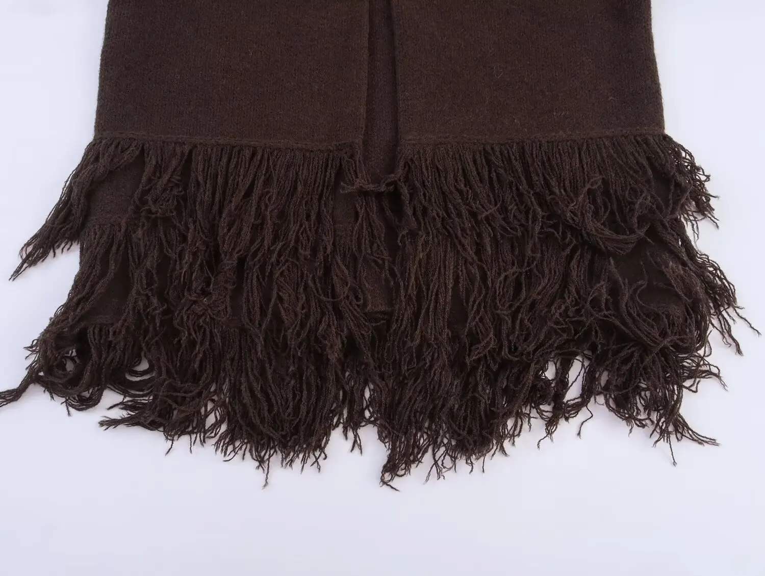 مجموعة ETJ Fall 2025 الجديدة سترة تريكو أنيقة بلون القهوة بزر واحد وتفاصيل مهدب أنيقة ورقبة دائرية وأكمام طويلة #5