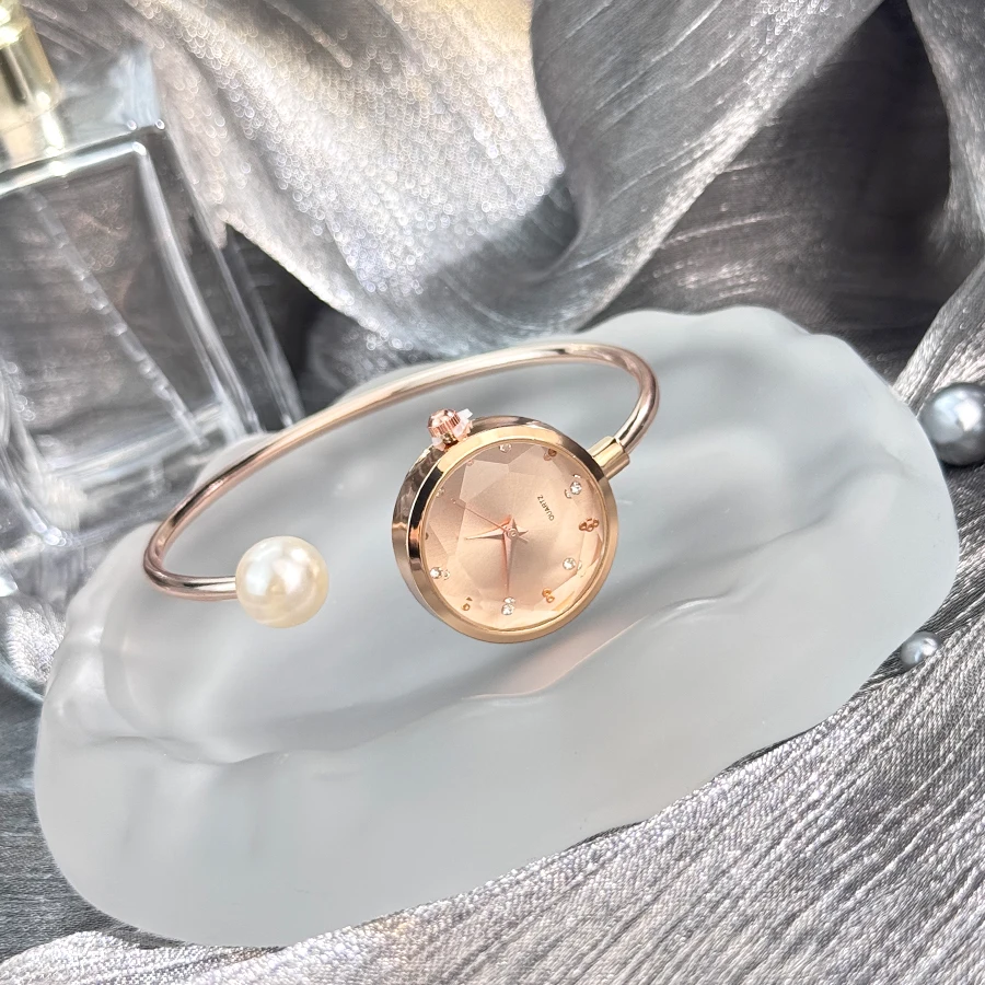 Women's Slim little bracelet 1 large pearl diamond cut glass rhinestone dial Minimalist quartz watch Bracelet Watch