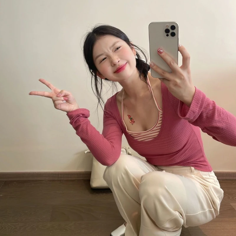 女性と女の子のための韓国のスタイリッシュなセット、ストライプのデザイン、だぶだぶで居心地の良いストリートウェア、セクシーで肌に優しい、年齢を減らす