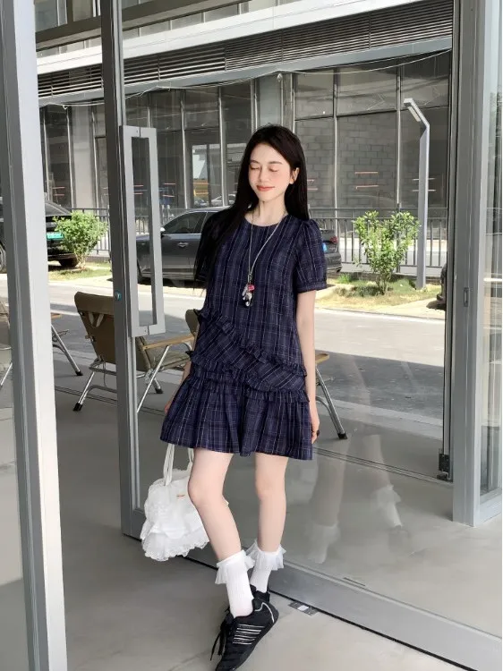 痩身ブルーチェック柄半袖ドレス女性の夏の新しい大きいサイズウエスト締め学校スタイルショートスカート韓国語バージョンバブルスリーブポリエステル繊維