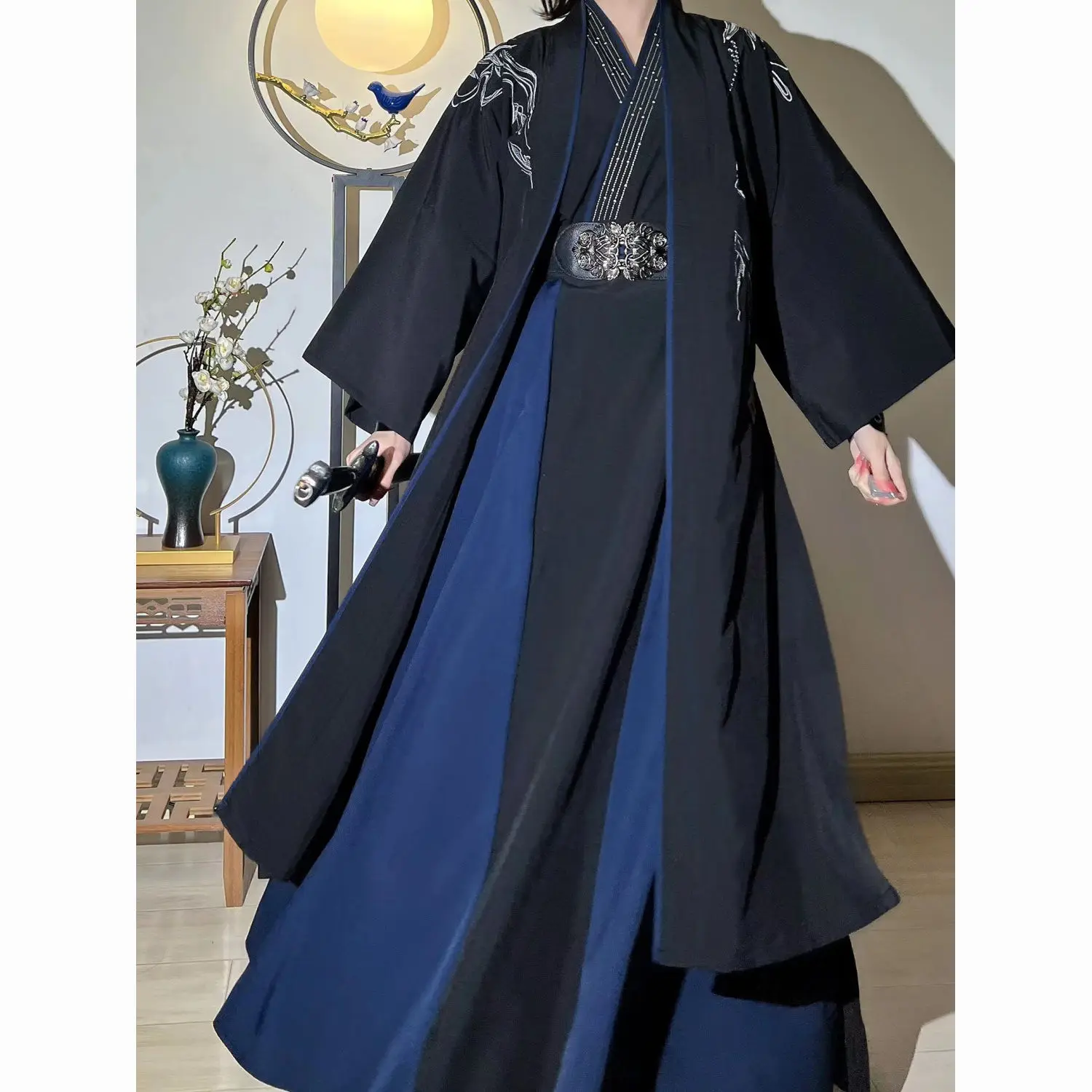 

Black Hanfu Chinese traditional style men's clothing embroidery Song Dynasty overbearing cool handsome chivalric youth robe