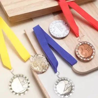 

3pcs Metal Award Sports Competition Medals Marathon Soccer Reward Contest Prize Competition Award Medal Decorative Medal