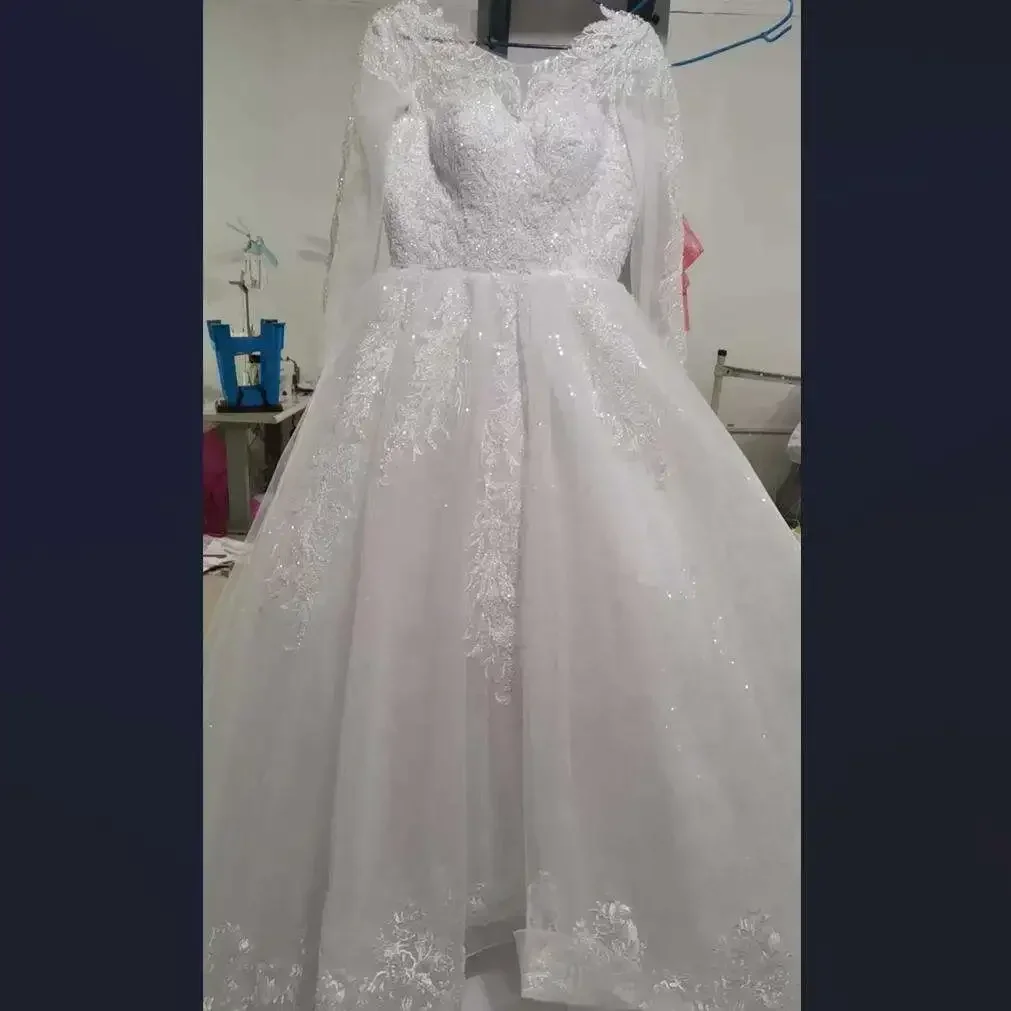 ที่กําหนดเองReal PhotoหรูหราAppliquesลูกไม้แขนยาวลูกปัดVคอPlusขนาดCathedral Tail Ball Gownชุดแต่งงาน