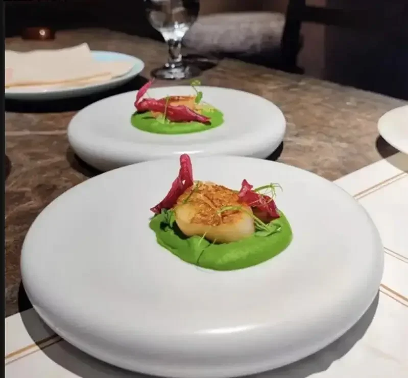 

Round Ceramic Steak Plate Hotel Restaurant Food Serving Plate Dessert Cake Plate Main Dish Plate Home Kitchen Creative Tableware