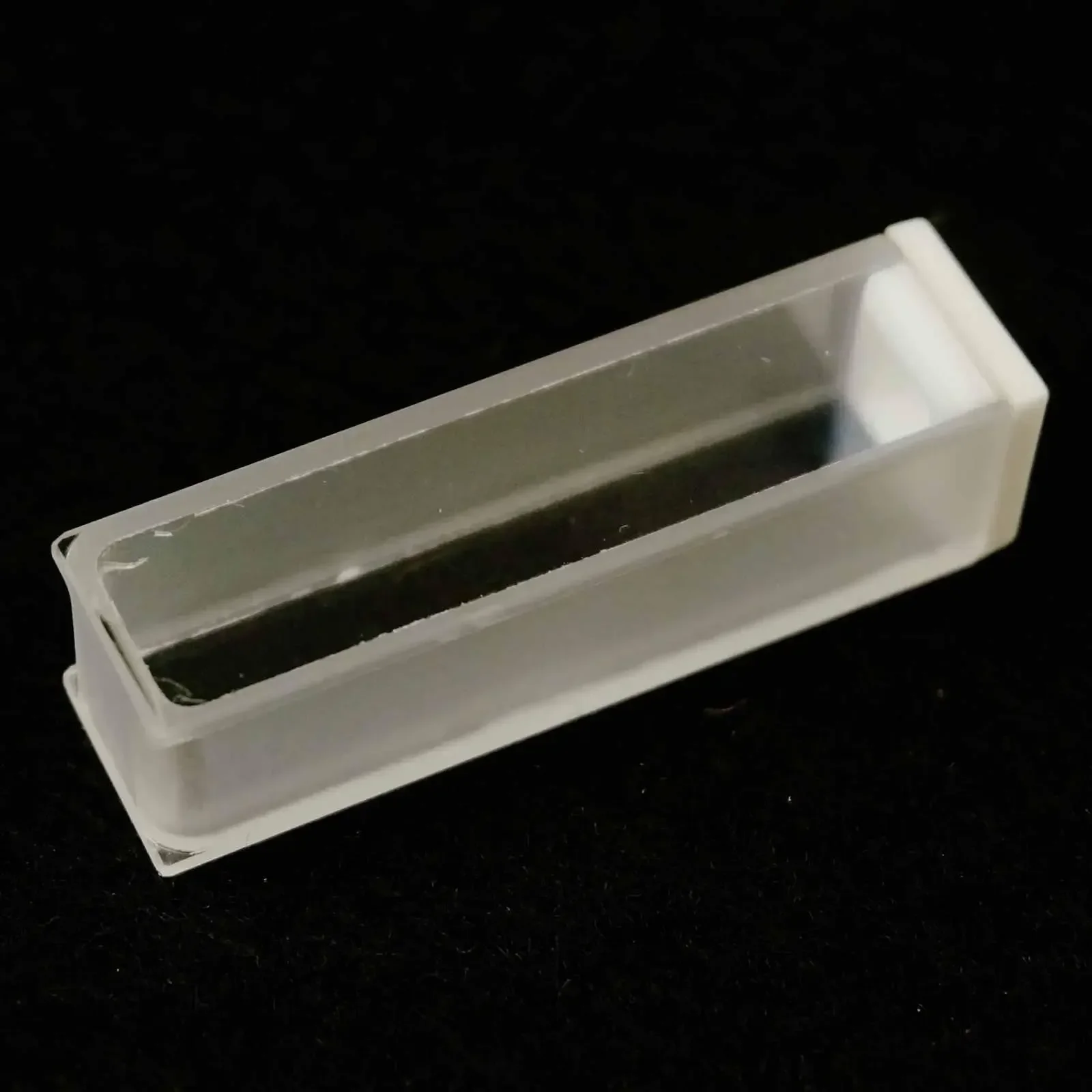 A Box of 2pcs 10mm Path Length JGS1 Quartz Cuvette Cell With Lid For Spectrophotometers