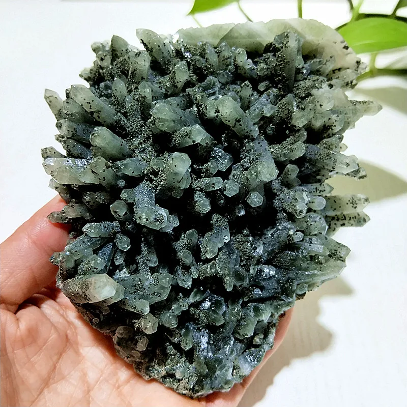 

Natural Stones Epidote Crystal Cluster Tower Symbiosis Specimen Feng Shui Crystal Witchcraft Energy curative Room Decoration