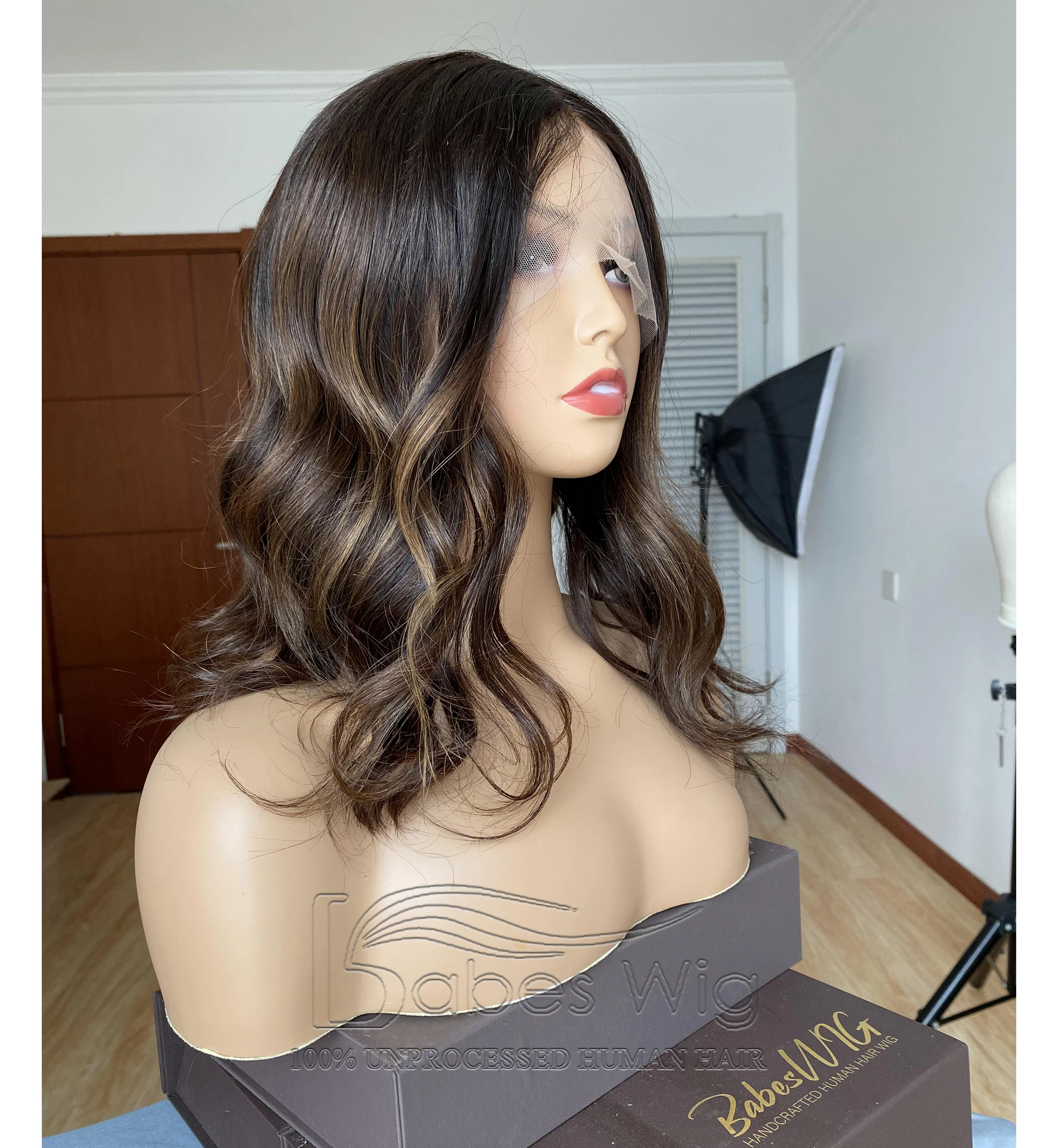 Natural Soft Short Bob Glueless Body Wave Balayage Best Human Hair Lace Front Wig for White Women Preplucked Hairline Lace Wigs