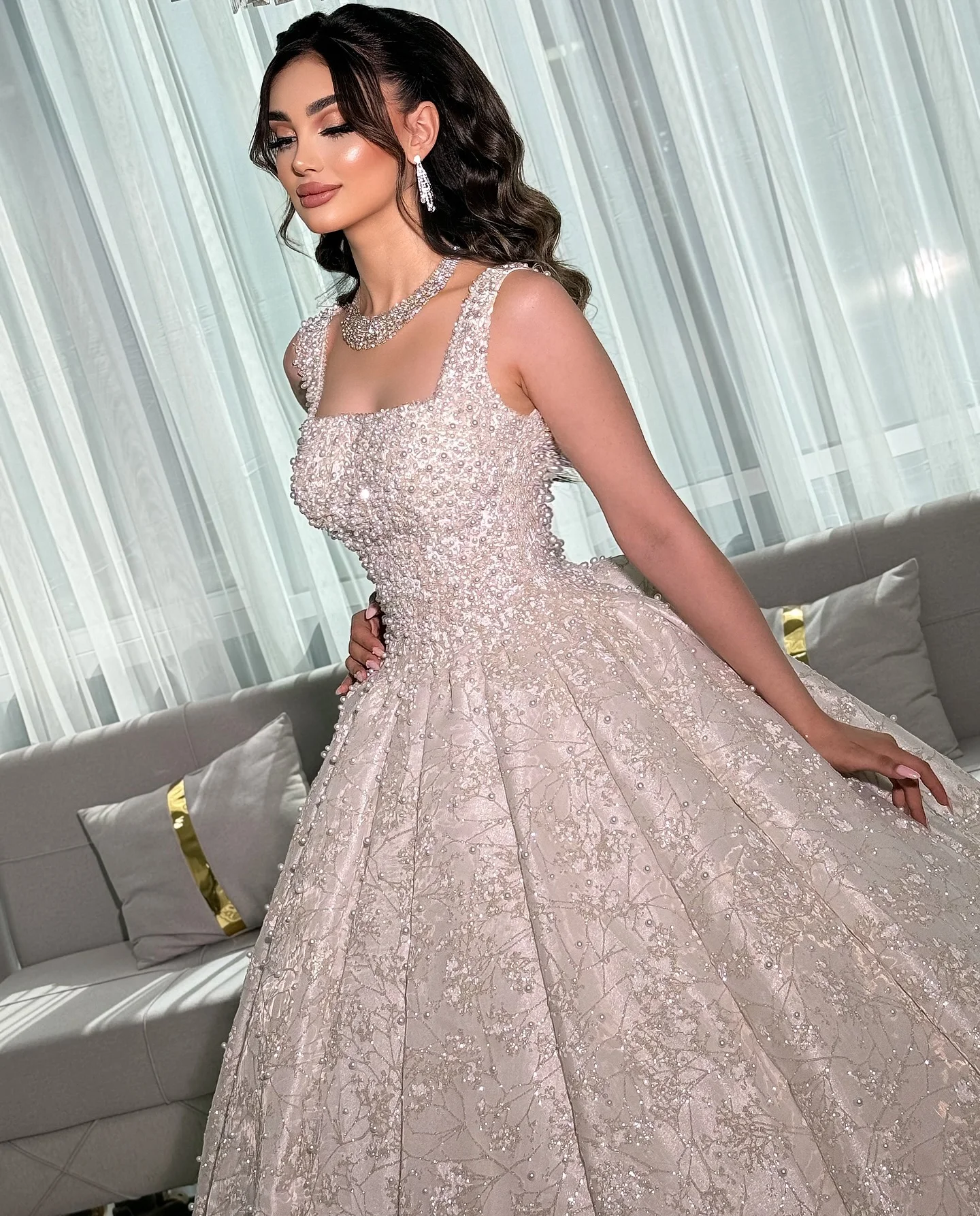 Robes de bal personnalisées bretelles Spaghetti col carré exquise de haute qualité délicate fête de mariée robes de mariée robe de mariée