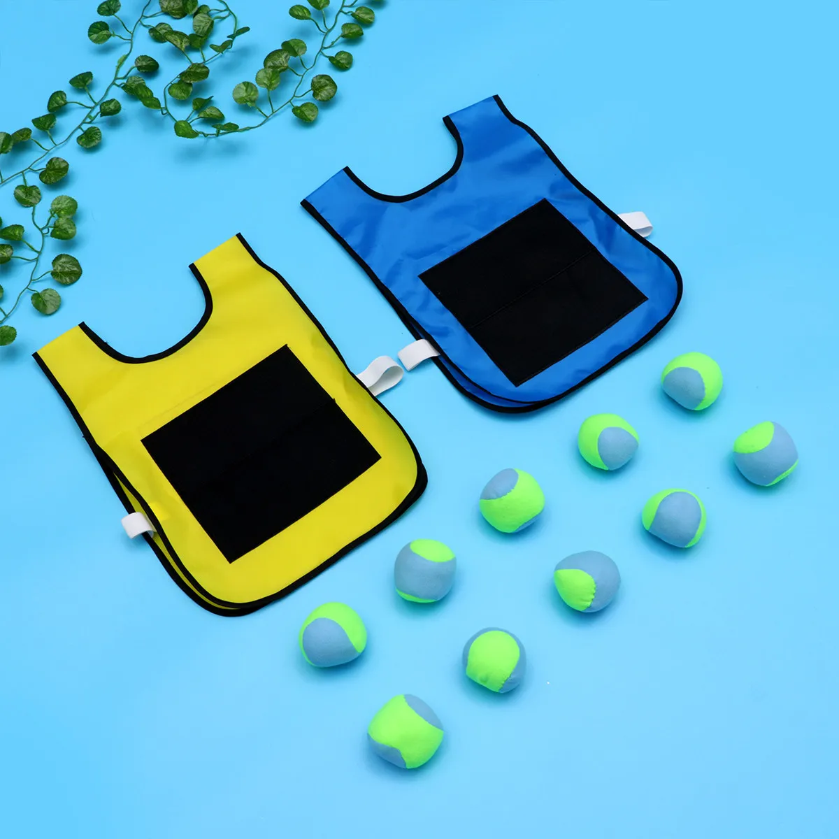 

Набор из 2 жилетов с липкими шариками для детей и малышей, 10 поролоновых мячей, премиум-полиэстер, самоклеящиеся, для групповых игр на улице, развитие моторики