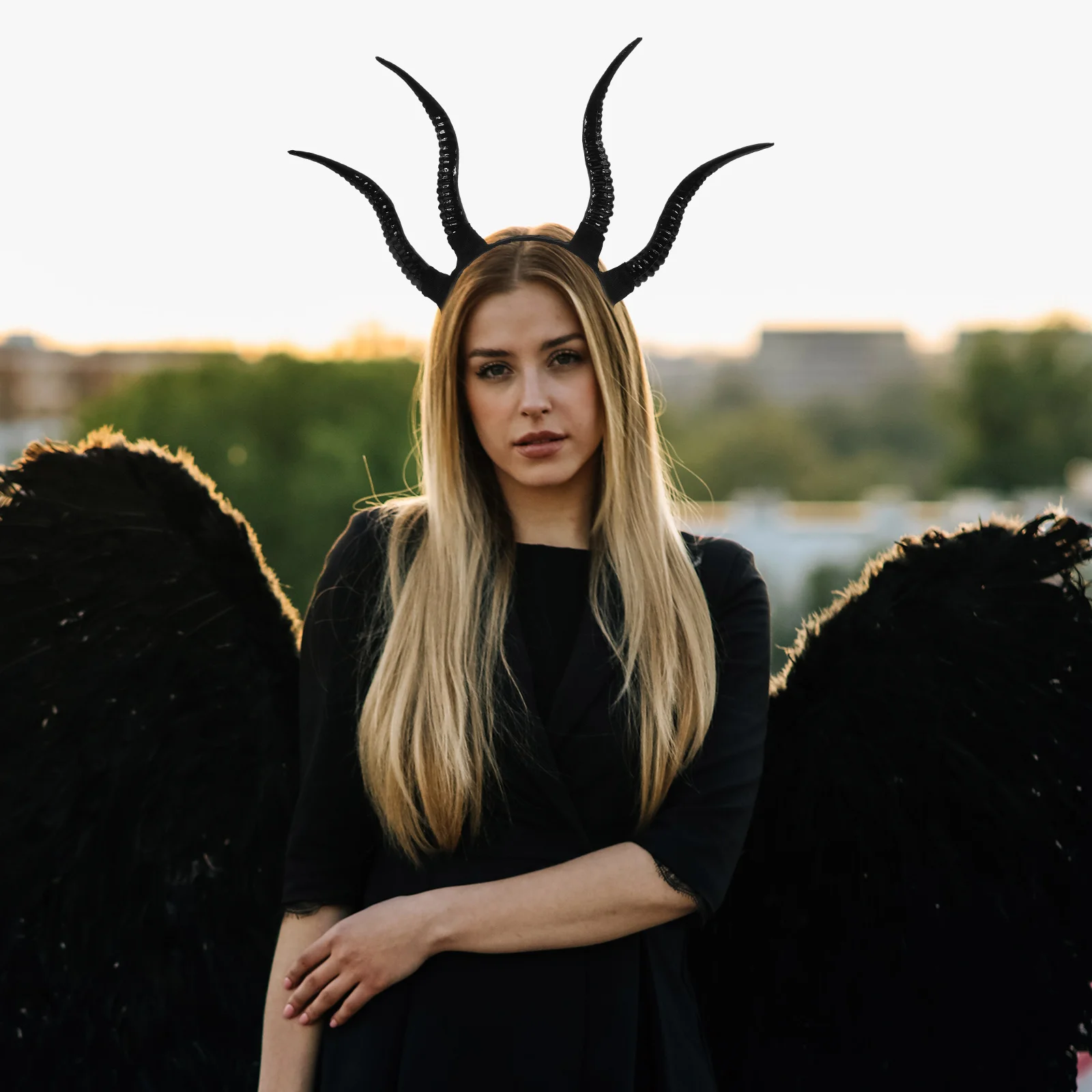 Diadema de cuerno de demonio para disfraz de Halloween, accesorios peludos, decoración de buey de plástico para mujer