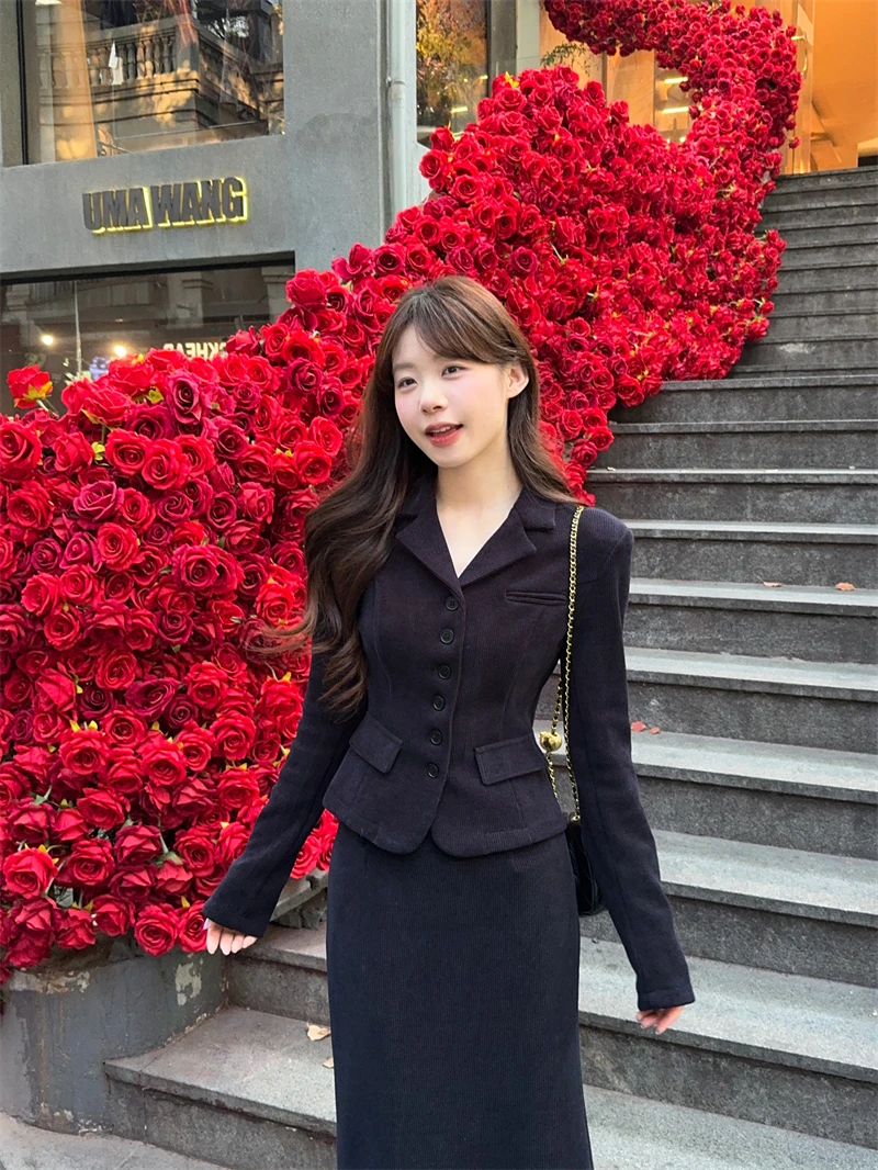 UNXX Classic Style Set Fashionable High-End Look Fleece-Lined Suit Jacket and Elegant Long Skirt for Women Female Office Lady