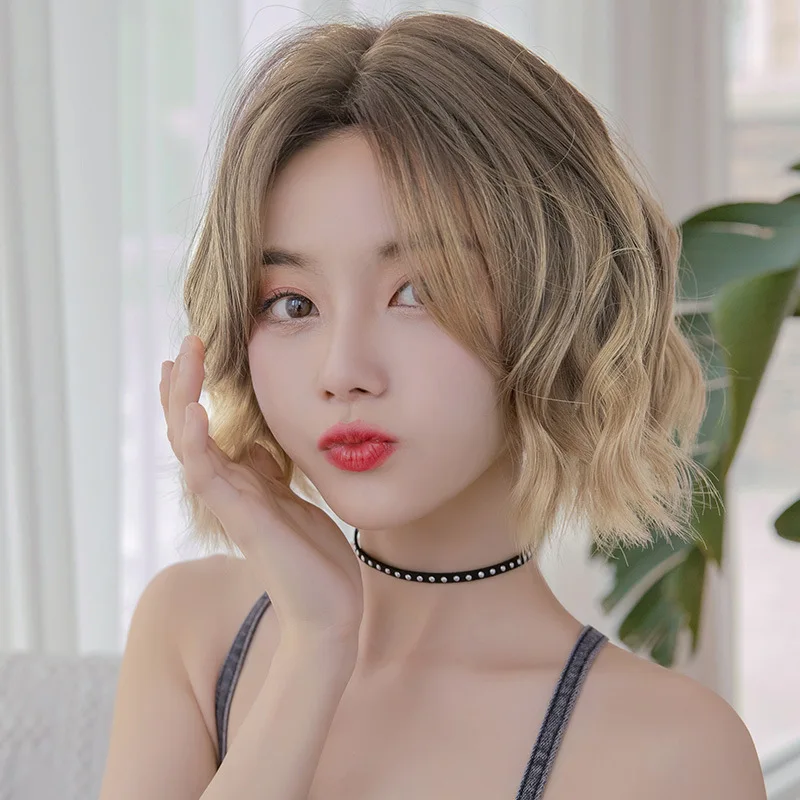 

Синтетические женские короткие кудрявые парики на всю голову, имитация волос из синтетического волокна, натуральные реалистичные парики с центральным пробором для круглого лица, короткие волосы