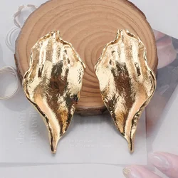 2026 New Vintage Punk Golden Irregular Twisted Metal Earrings Women Indian Statement Hip Hop Rock Earrings Lady Jewelry