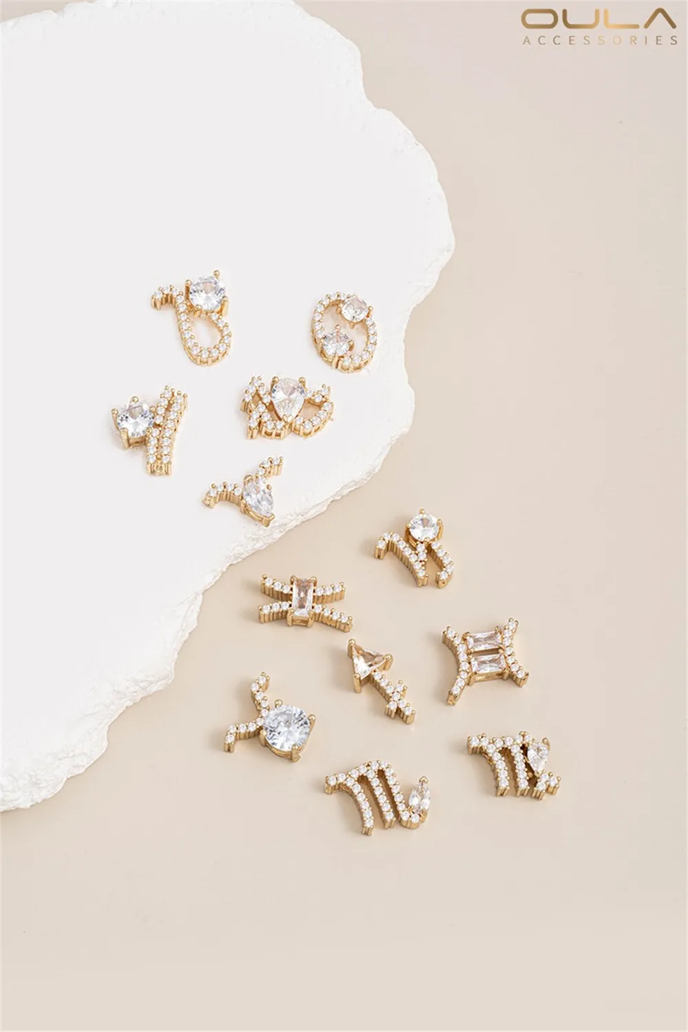 

1PCS 14K Gold-plated Micro-inlaid Zircon 12 Zodiac Sign Necklace Pendant, Handcrafted Jewelry Pendant, Collarbone Chain Pendant