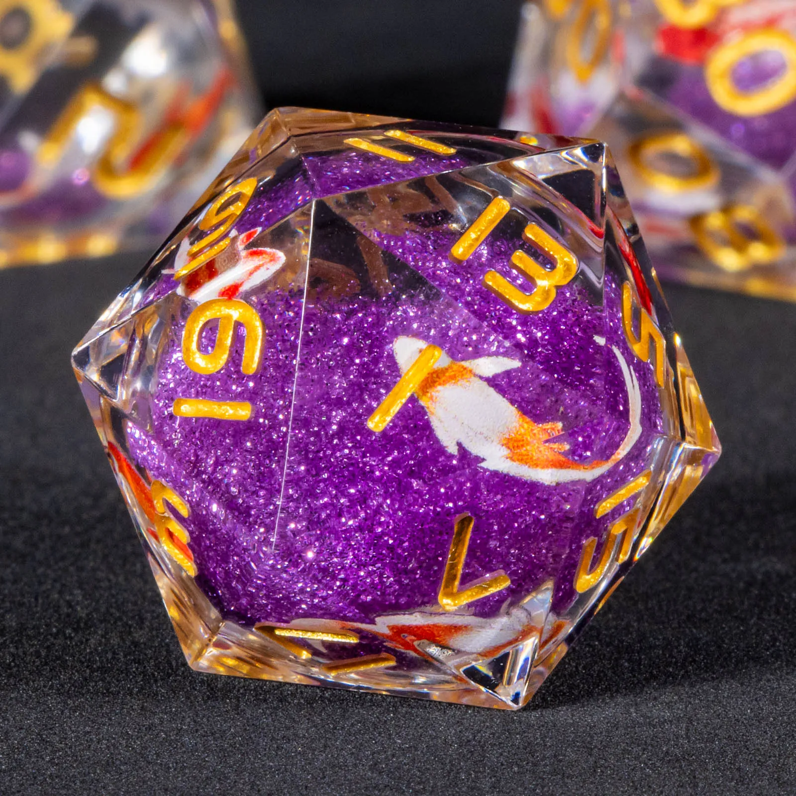 

Набор кубиков DND с жидким сердечником Koi Fish - 7 предметов, многогранные кубики из смолы с острыми краями, подходящие для ролевых игр Dungeon и Dragon