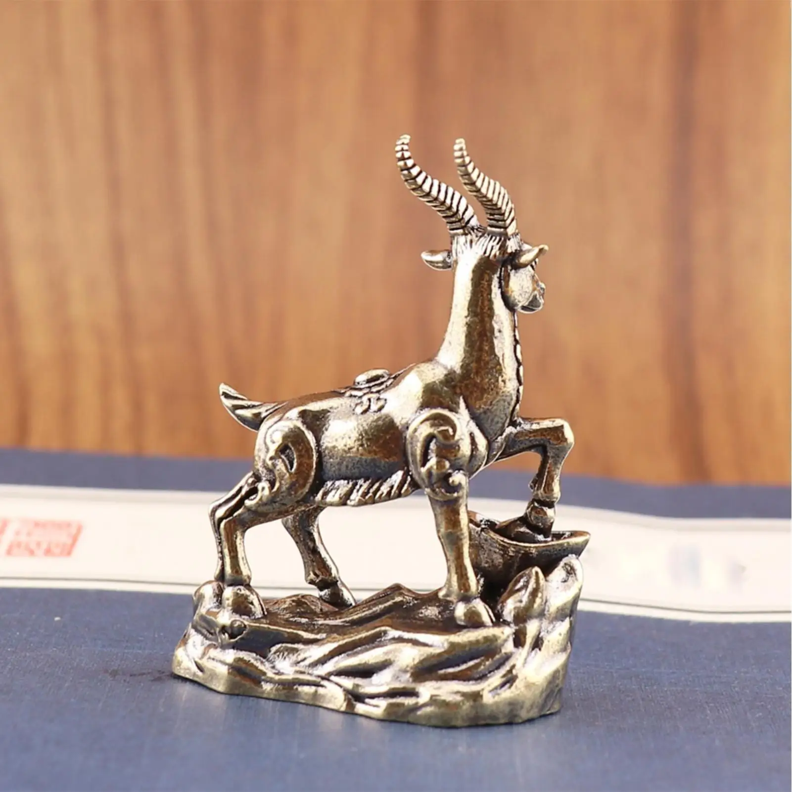 1PC Goat Figurine Chinese New Year Vintage Decorative Brass Statue Metal Animal Decor Party Favors for Table Windowsill Entryway