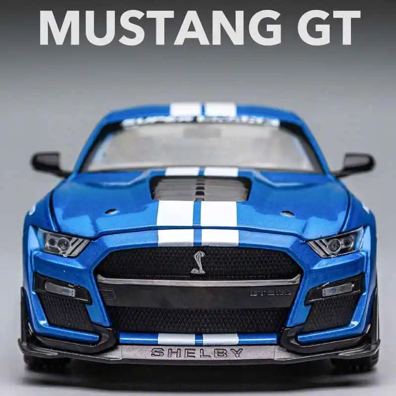 

1:24 Ford Shelby GT500 модель автомобиля из сплава, рулевое управление, возвратная акустооптическая игрушечная дверь и багажник капота, можно открыть.