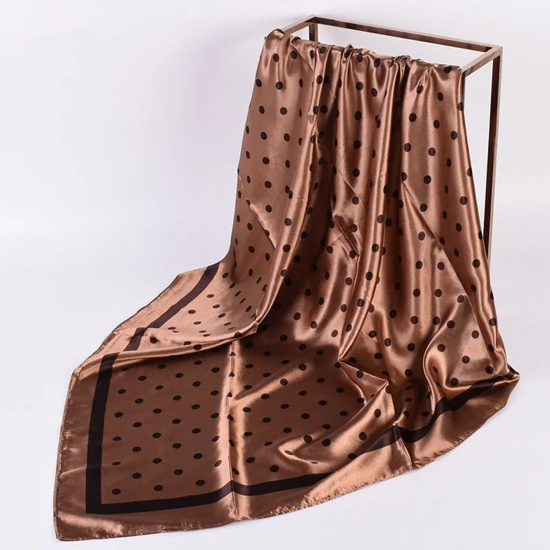 وشاح الرأس النساء الفاخرة العلامة التجارية 90 × 90 سنتيمتر الحرير مربع وشاح الساتان باندانا Cheveux لينة منديل الحجاب الأوشحة الشعر للسيدات