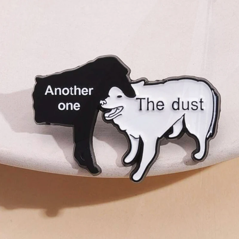 Emaille Pins lustige Musik Lieder Meme Pin Schmuck ein anderer beißt die Staub hunde