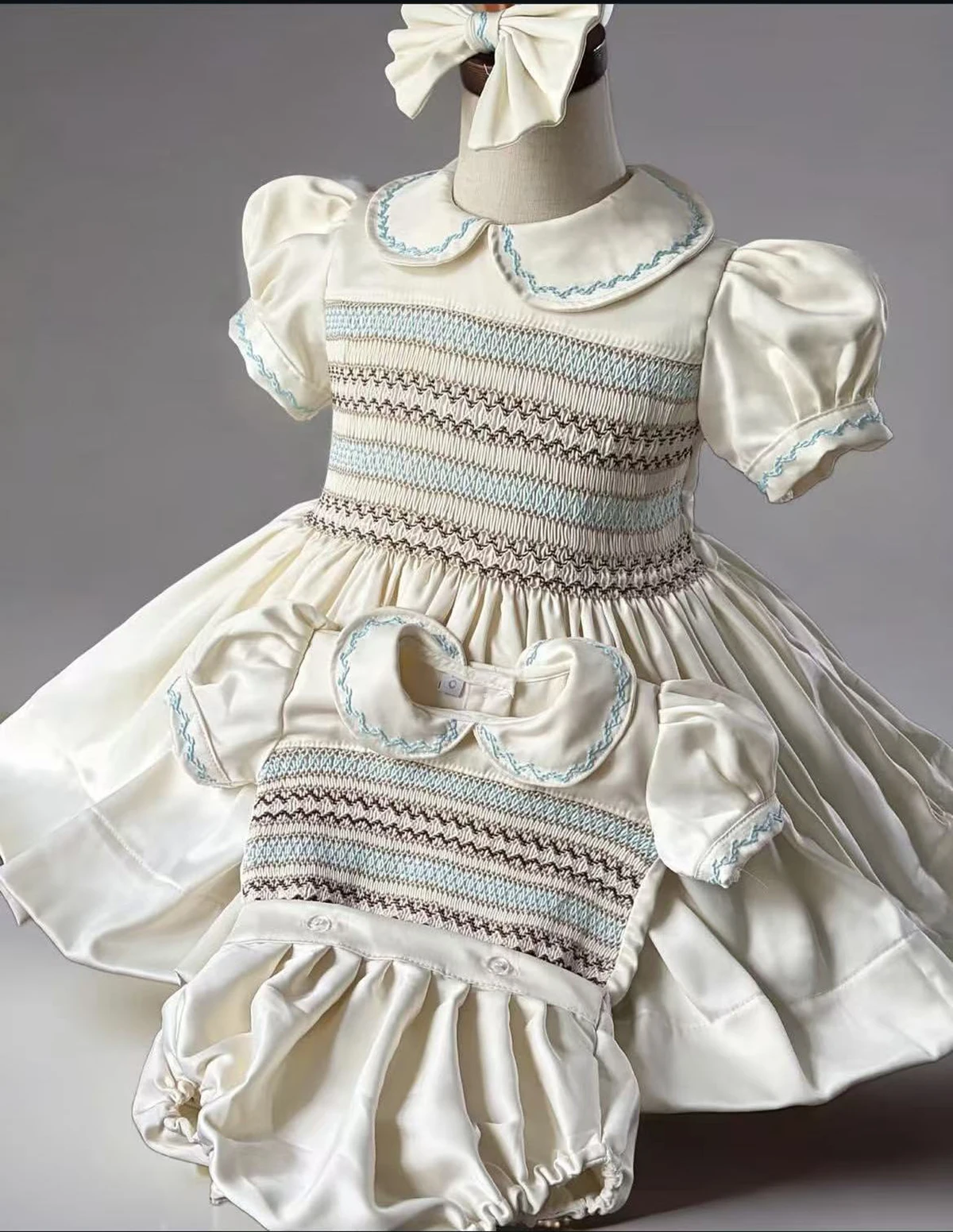 

0-12Y Baby Girl Summer Beige Handmade Embroidery Smocked Dress Boy Suit for Birthday Photography Holiday Eid Casual A326