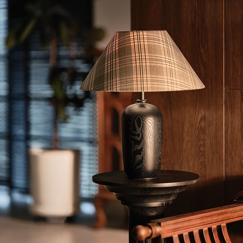 

Table lamp retro medieval high-end bedroom bedside lamp living room atmosphere new Chinese homestay master bedroom lamps