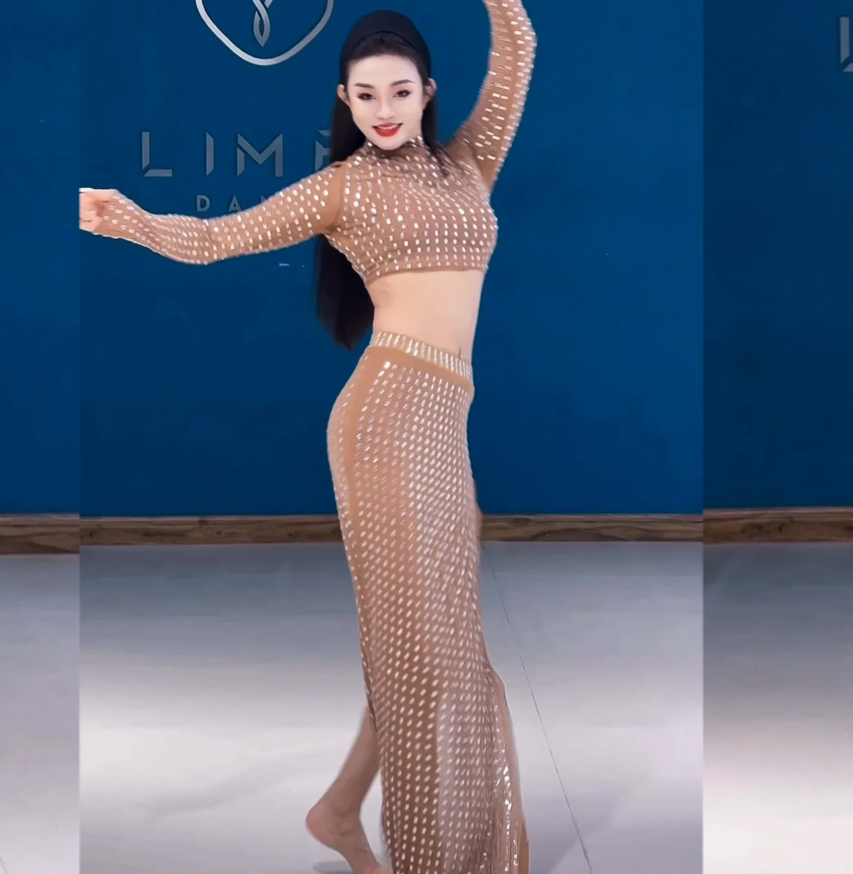 New Belly Dancing Costumes for Women's Diamond Long Sleeve Top+Sexy Split Long Skirt 2pcs Oriental Dance Performance Set