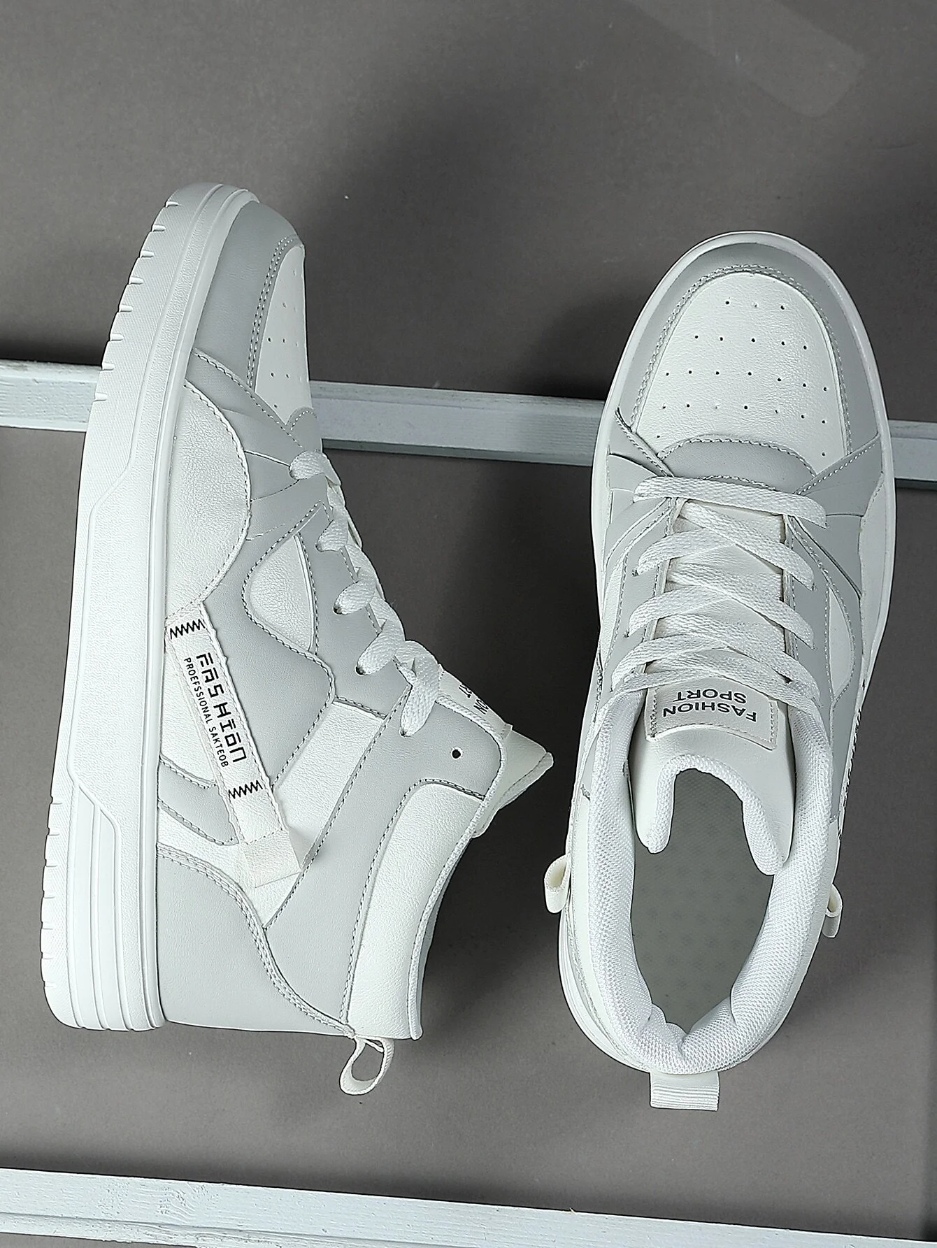 أحذية النساء في الهواء الطلق الصيف الخريف الجلود أحذية رياضية كاجوال موضة الرياضة المشي الجري الأحذية تنفس المدربين عادية