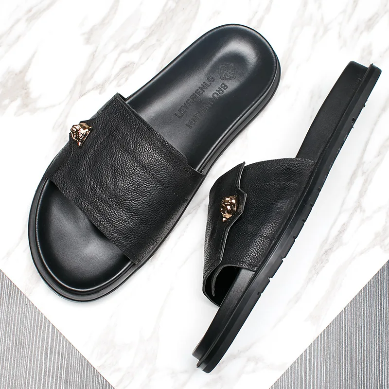 2025 New Genuine Leather Slippers Metal Decorated Non-slip Flip-flop Sandals for Men Fashion Causal Black Summer Shoes Male
