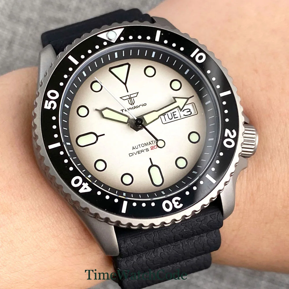 Tandorio Titanium Automatic Diver Watch for Men 20ATM Anti-allergy Day Date NH36 Movement Sapphire Crystal 200m Waterproof 41mm