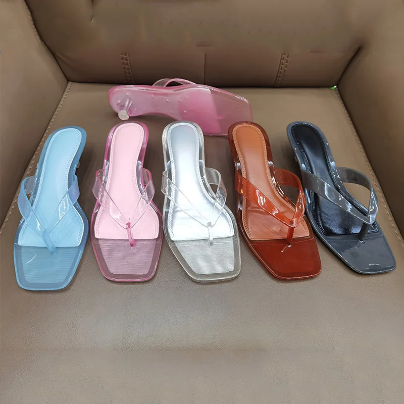 Neue Damen-Jelly-Sandalen Sommer 2026 Vielseitige Modische Outdoor-Strandsandalen mit Niedrigem Absatz Kristall-Flip-Flops 36-41