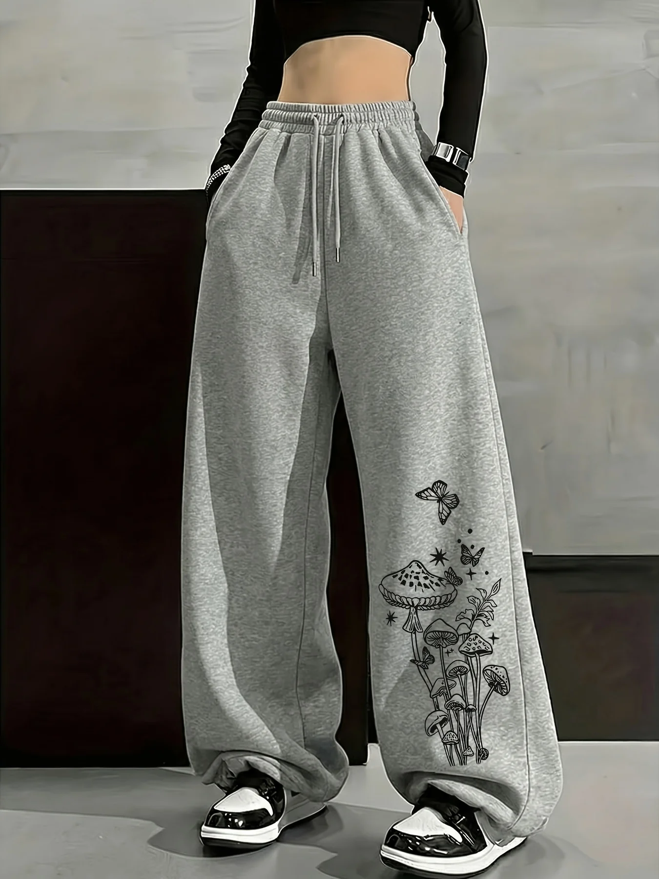 Autumn Women's Plus Size Mushroom Butterfly Print Pants Fleece Elastic Waist Straight Leg Sweatpants Fashionable and Versatile