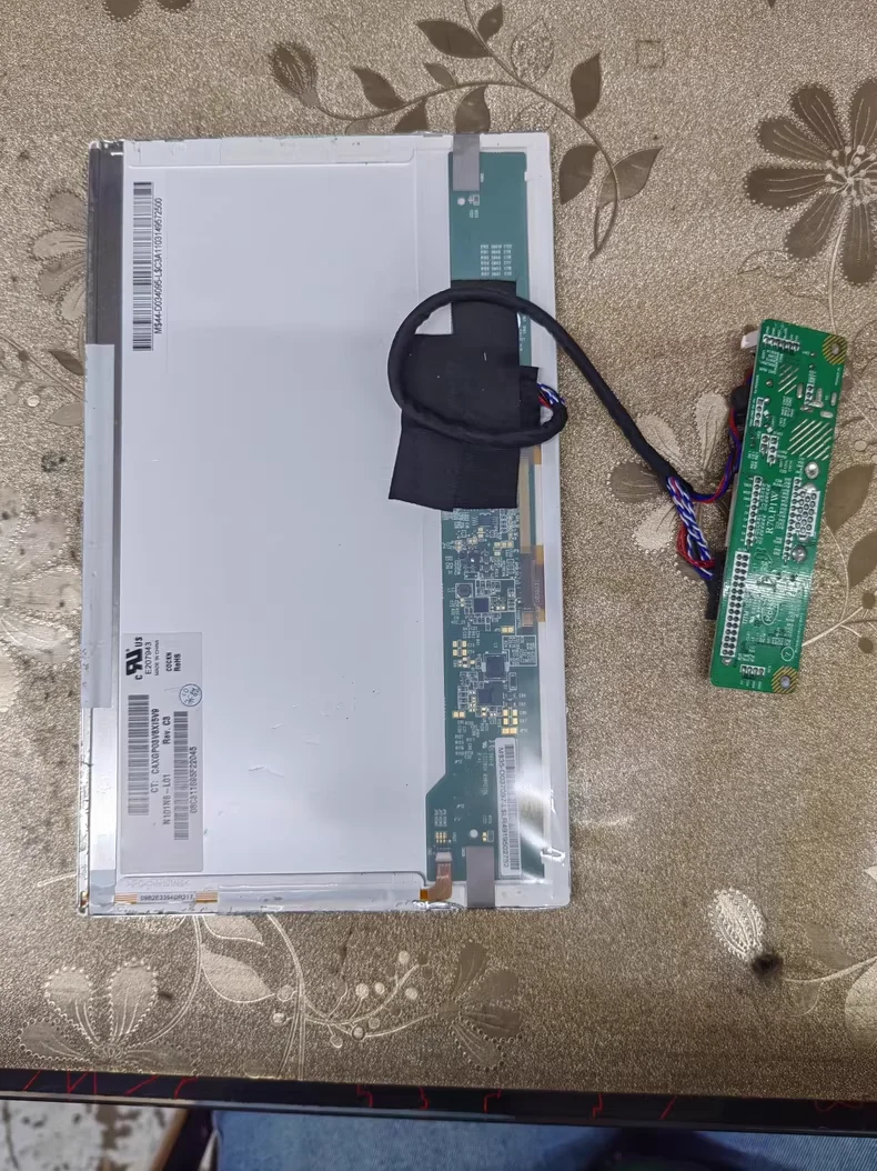 10.1-inch N101L6-L01 Lcd Screen Test normal before sending