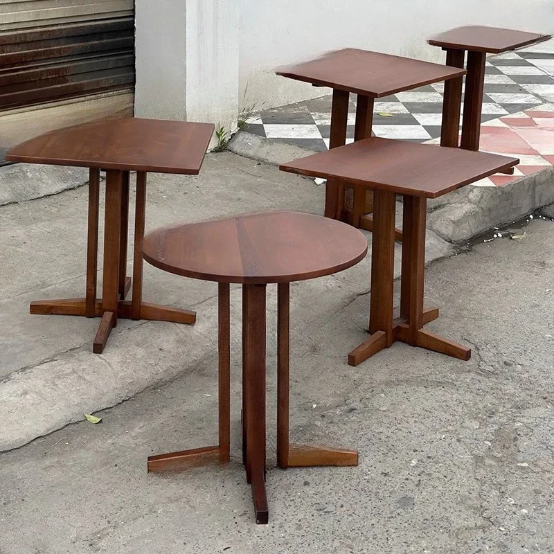 طاولة قهوة مربعة من الخشب الصلب بتصميم عتيق وطاولة شرفة مستديرة وجانب هواء ch قليلة من السرير والإفطار ta ble