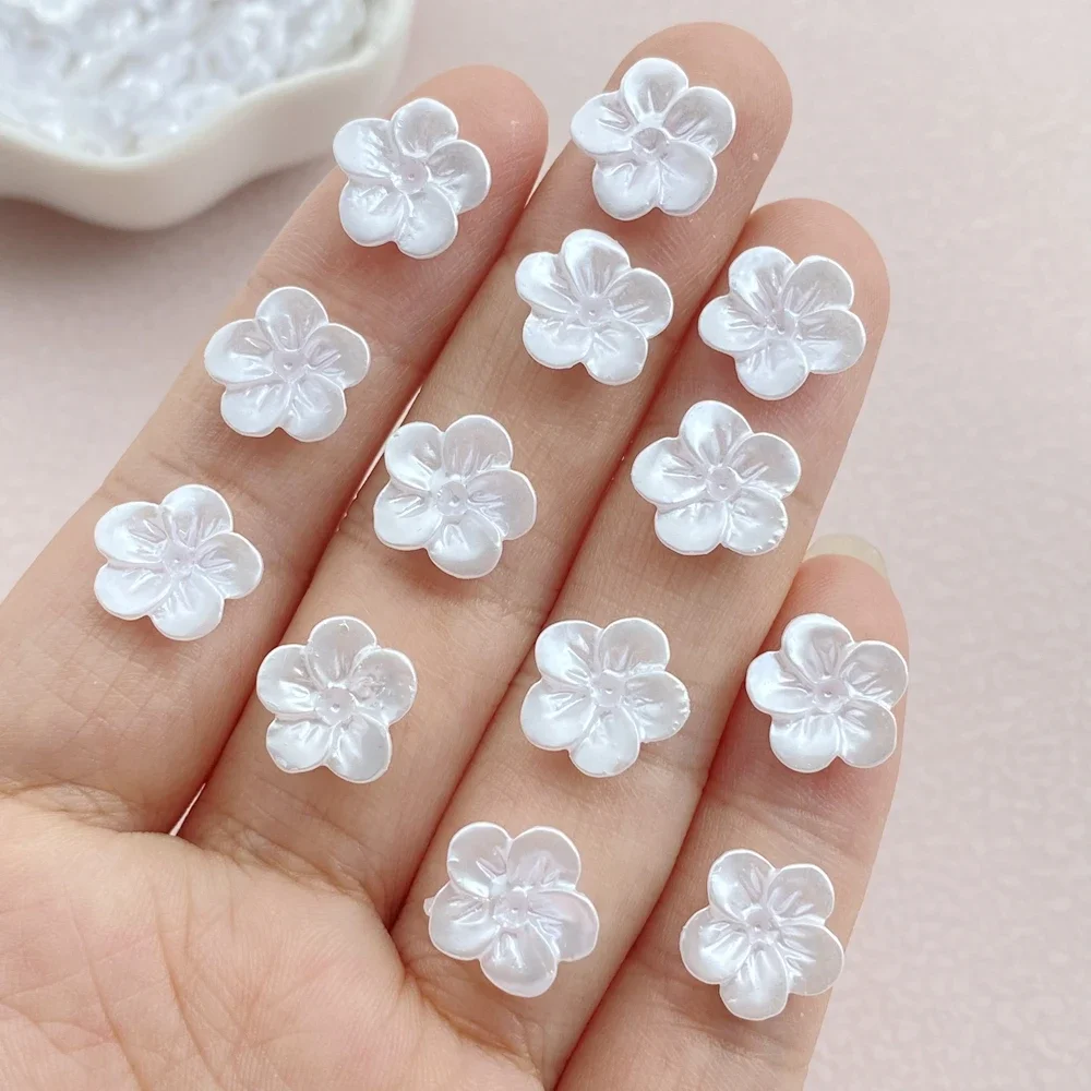 Breloques en résine 3D pour nail art, jolies fleurs blanches, biscuits, décorations pour ongles, bijoux, 50 pièces