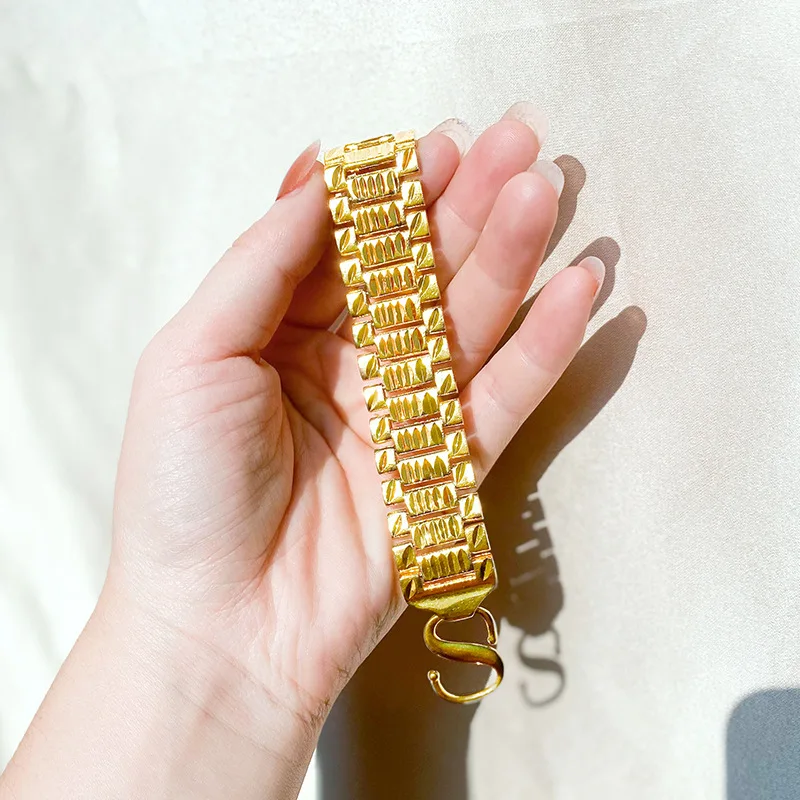 

Tank Bracelet for Men, 24K Gold, AU999 | Track-link gold chain with "Iron" engraving, authoritative symbol of strength.