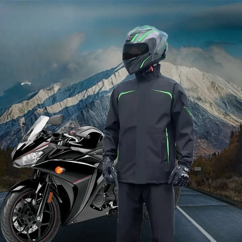 La motocicleta gruesa de dos piezas de cuerpo completo para montar a prueba de lluvia.