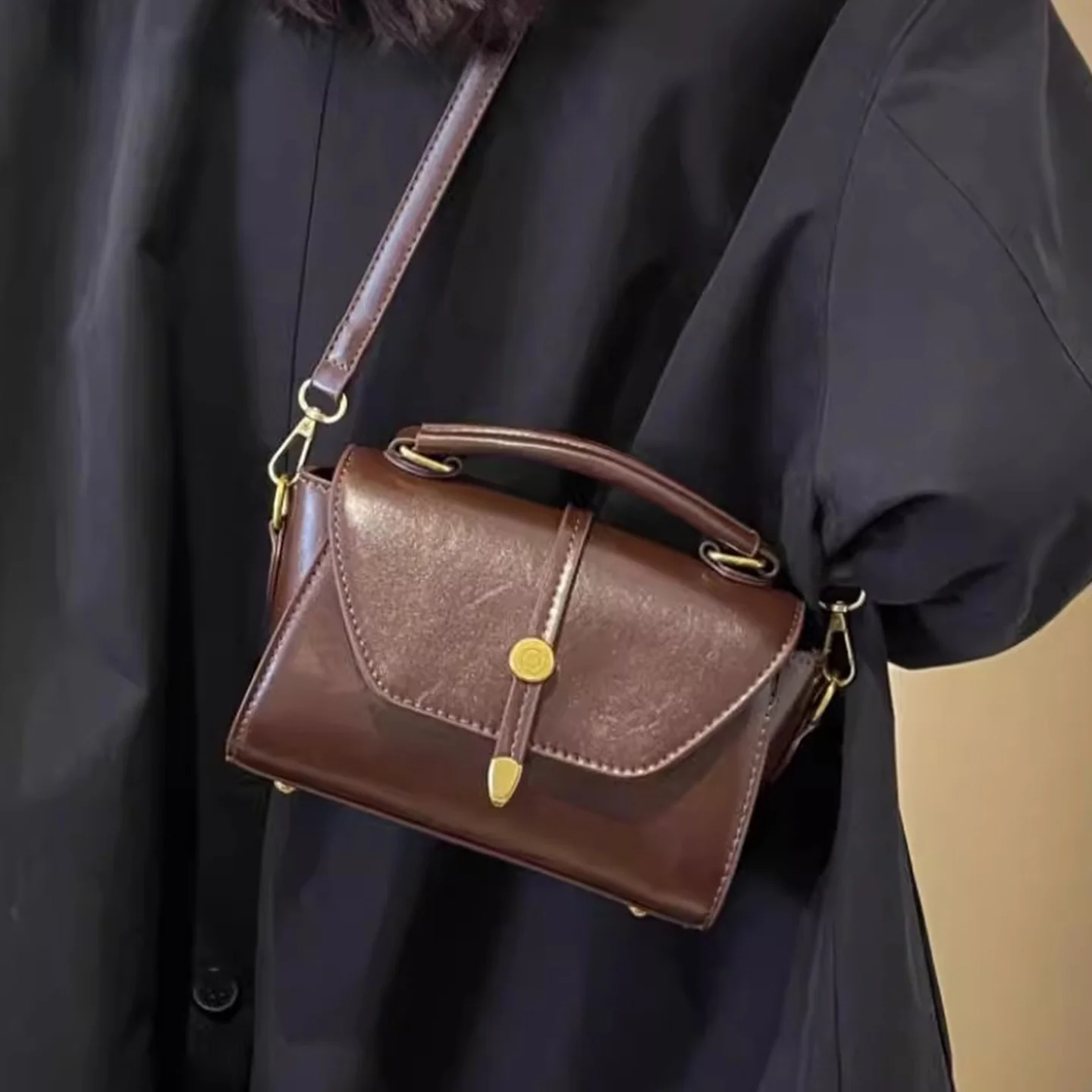 

Женская сумка через плечо Charliekelli в стиле ретро, повседневная, простая, модная, из мягкой кожи и полиэстера