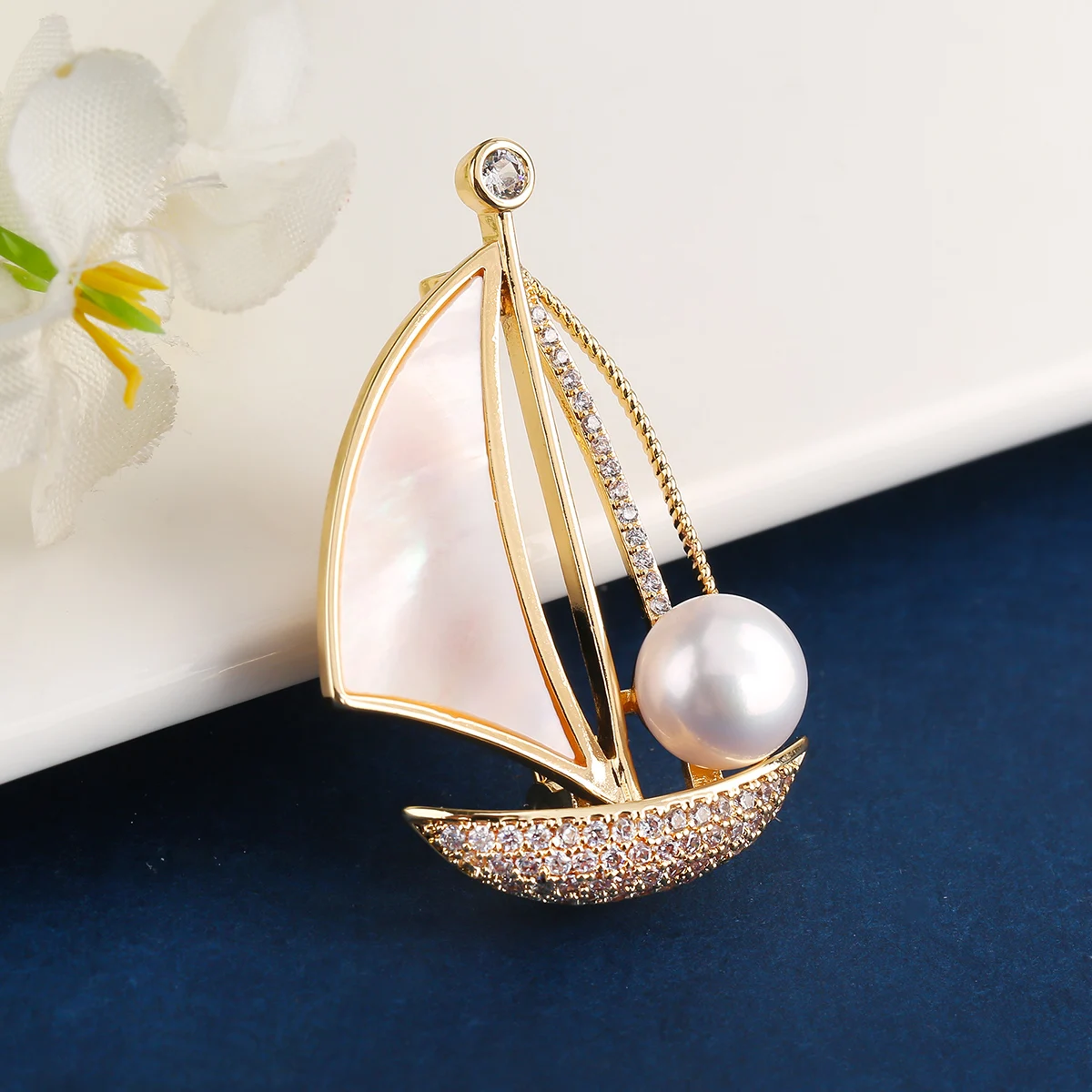 Fashion Hot Selling Pearl Brooch Shell Inlaid Sailing 18K Real Gold Color Plating Women's Birthday Party Clothing Accessories