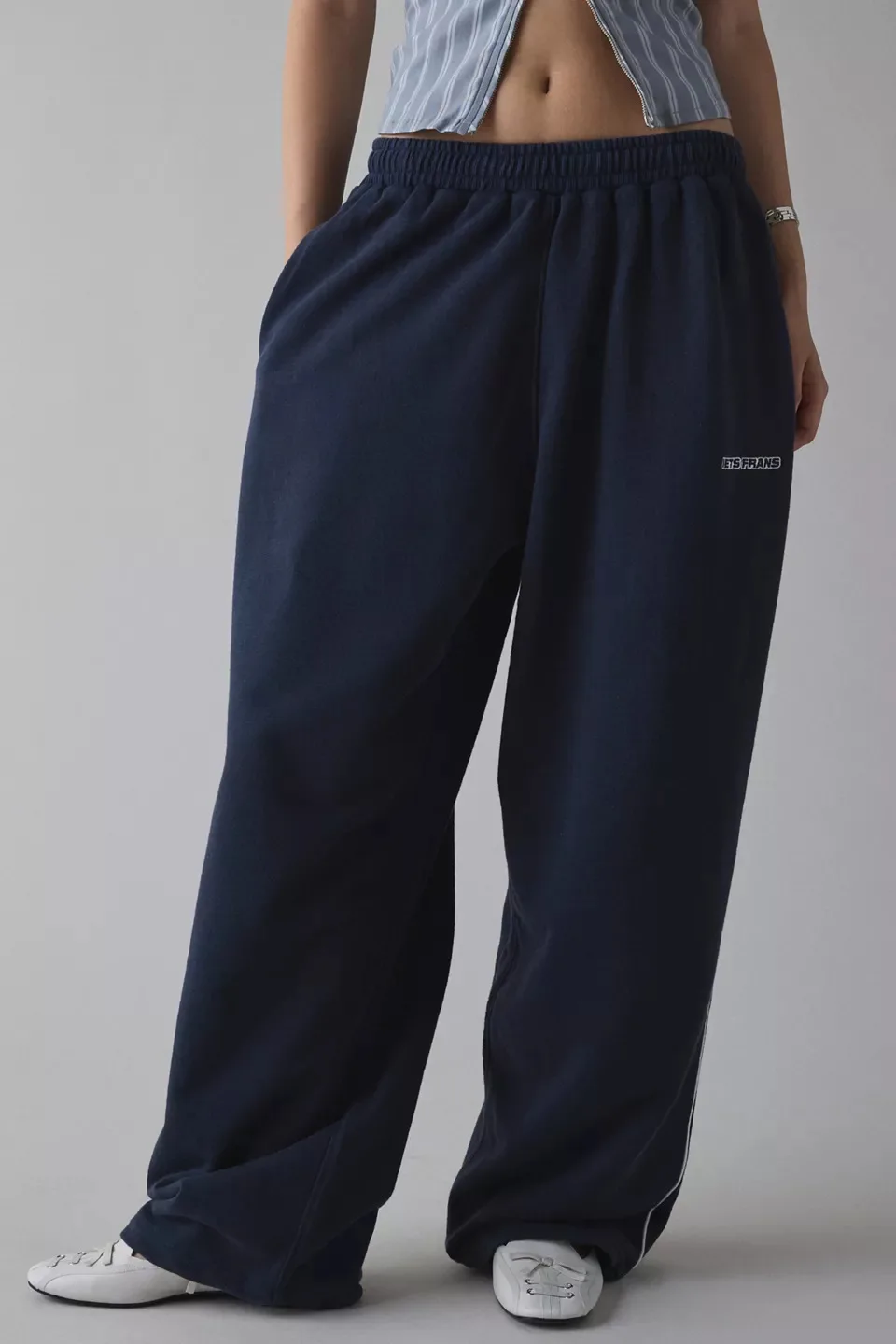 Pantalones Casuales جديد الوردي المطرزة سراويل تقليدية للنساء فضفاضة ومريحة مستقيم مرونة الخصر بنطلون 2025 جديد