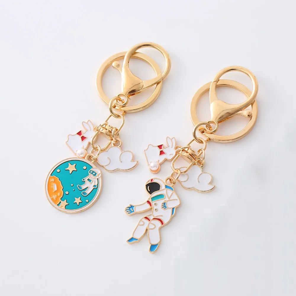 Key Hanging Rocket Astronaut Keychain Astronaut Creative Rabbit Metal Keychain Cartoon Pendants Spaceman Alloy Keyring Girls