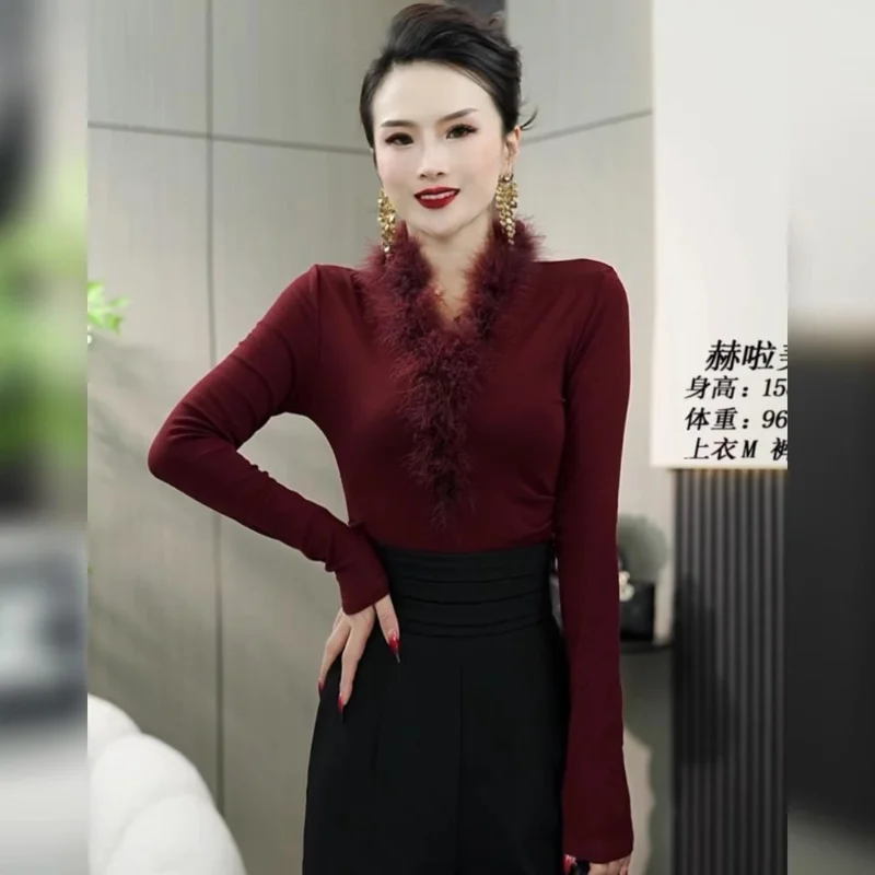 Autumn and Winter Women's New Versatile Patchwork V-neck Fashionable Solid Color Slim-fit Pleated Fur Patchwork Bottoming Top