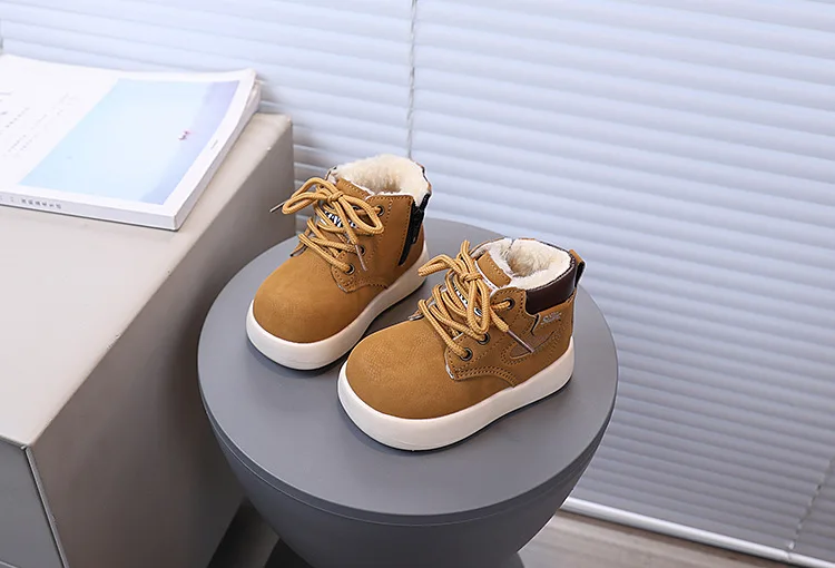 2026 Herbst Winter Kinderstiefel Warme Plüschstiefel für Jungen und Mädchen, Modische Kinder-Freizeitschuhe, Stiefel für Kinder Größe 21-30 – Detail 4