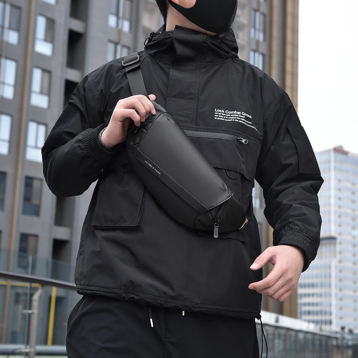 新しいメンズファッショナブルな防水オートバイライディングクロスボディバッグトレンディなストリートスタイルチェストバッグ小さなナイロンショルダーバッグ