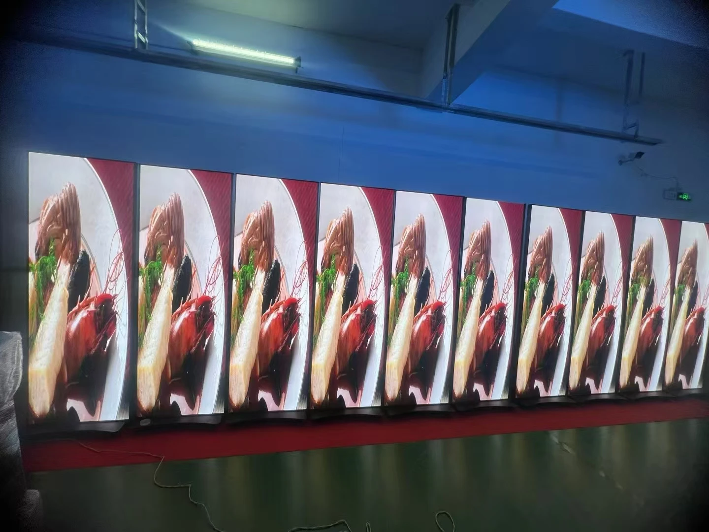 Orginal factory!!!P1.86 Indoor HD LED Digital Signage Folding Standing Advertising 640x1920mm Splicable Display for Business Use