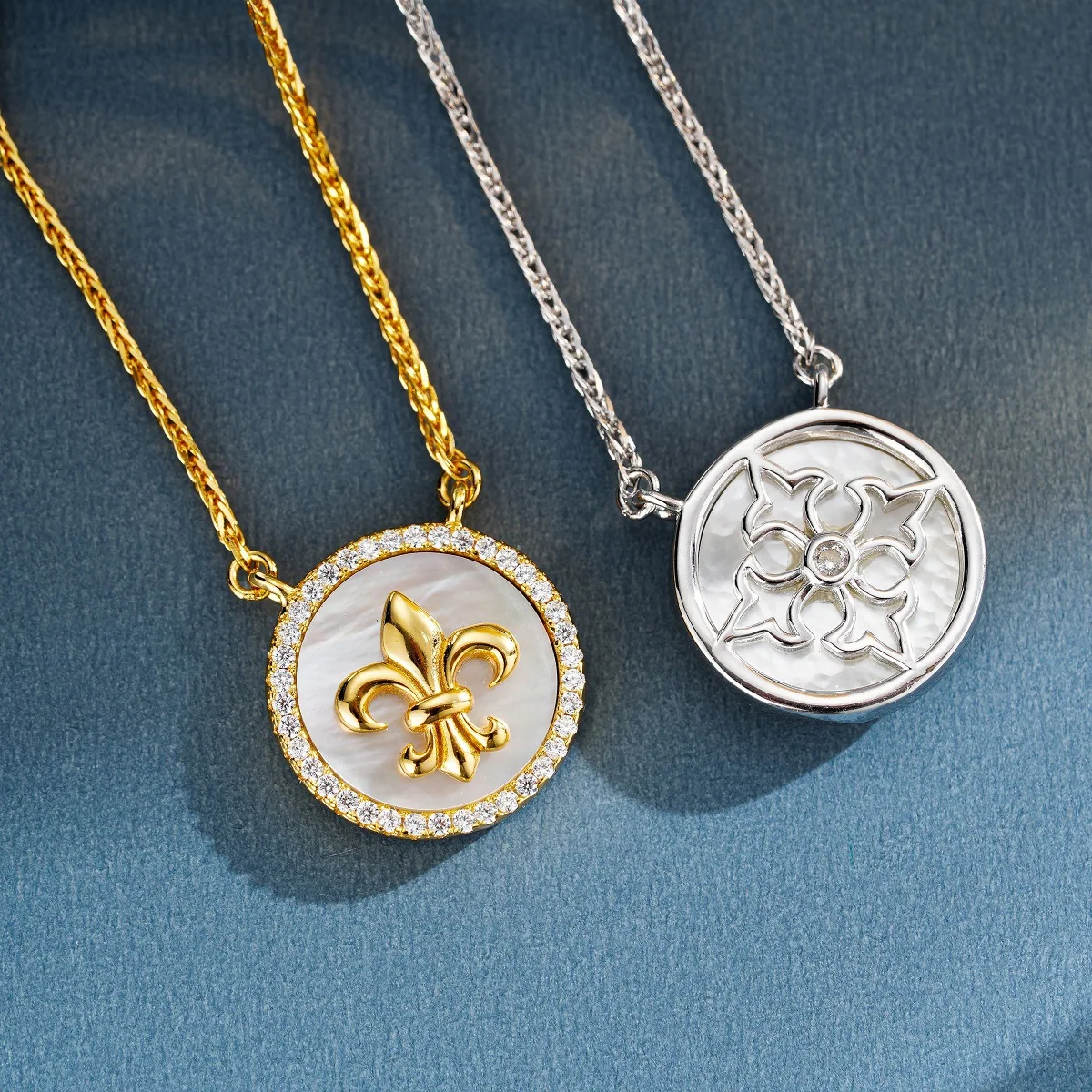 Korean Japanese Minimalist Mother of Pearl Compass Round Pendant Live Stream Clavicle Chain Fashion Neck Jewelry for Women