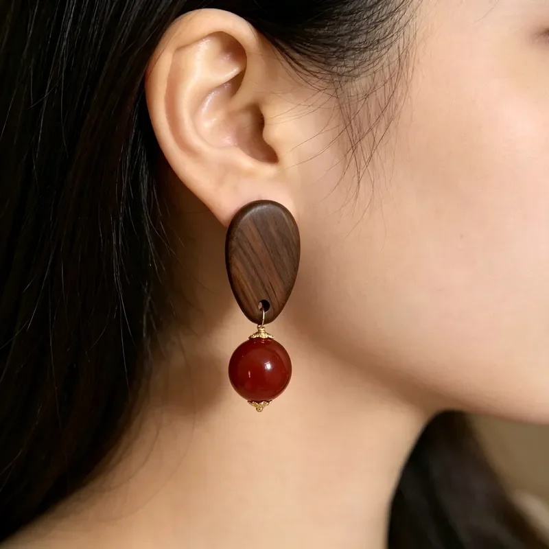 Retro log agate round bead earrings New Chinese festive red bead long wooden earrings National style gentle earrings