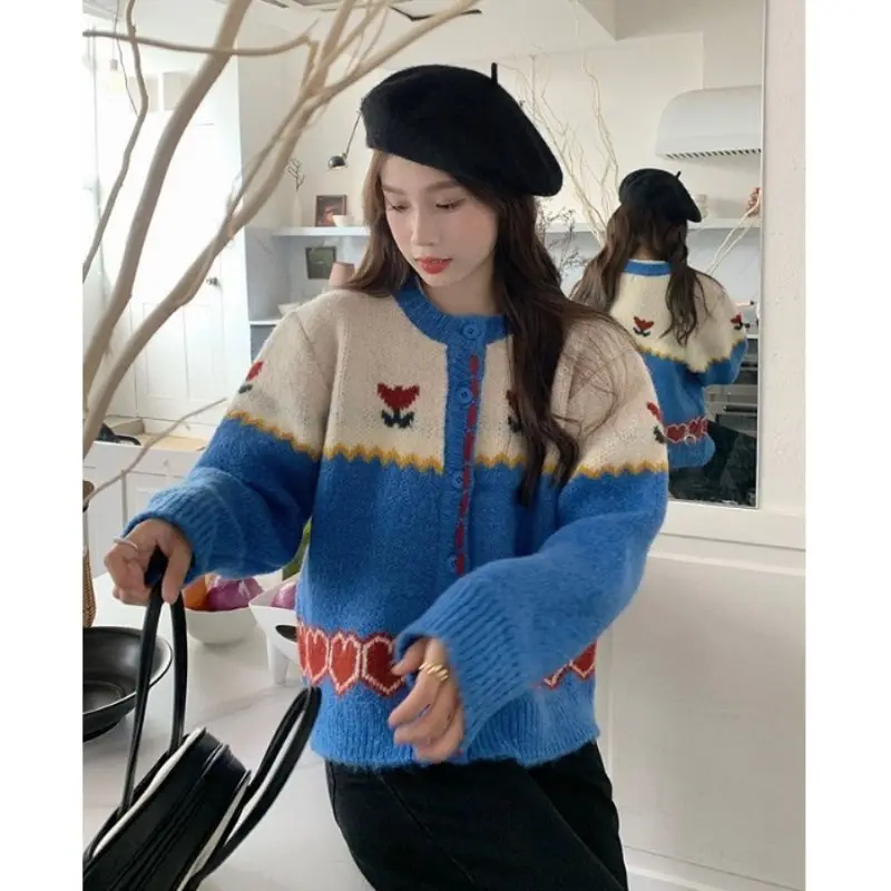 2024 Spring and Autumn New Women\'s Clothing Korean Unique Knitted Cardigan Women\'s Retro Heart Lifting Sweater Jacket