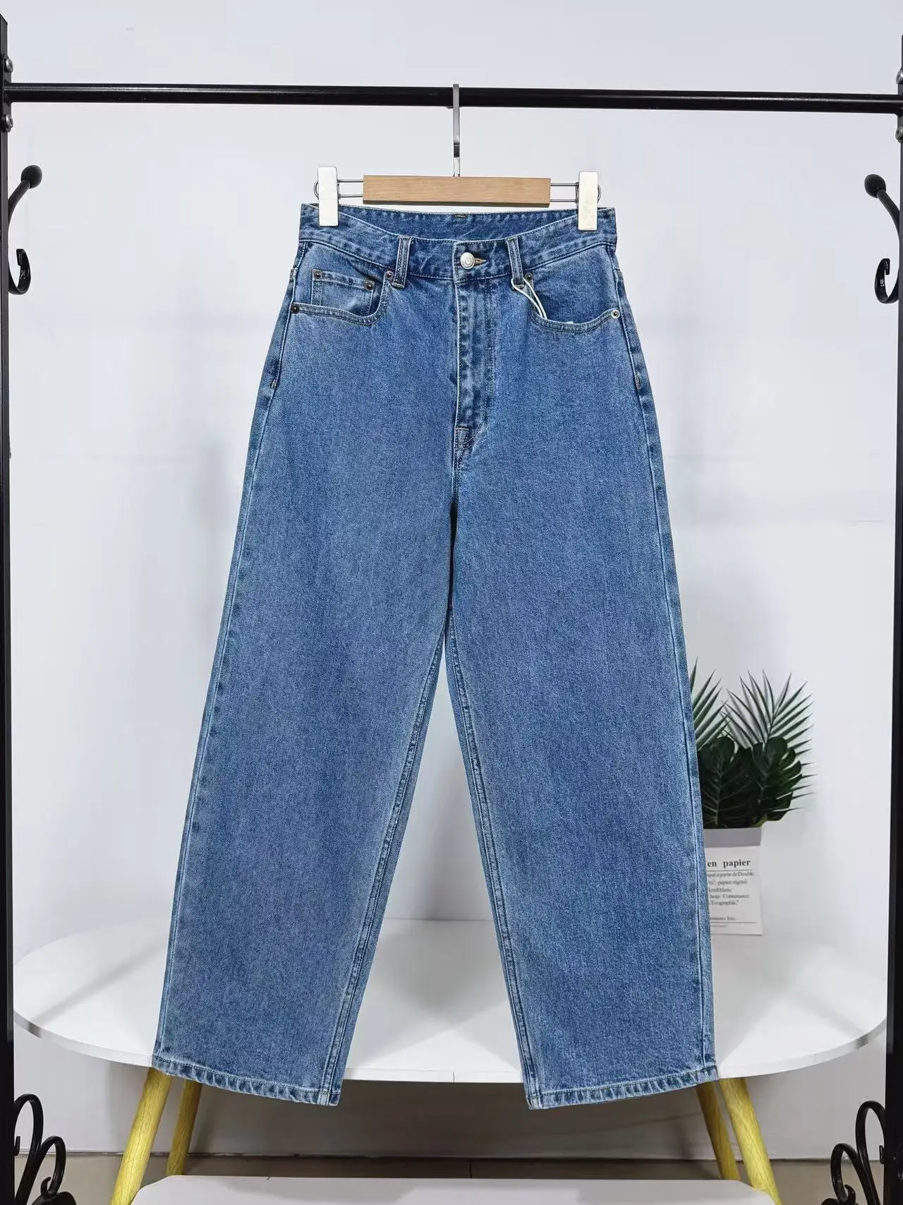 

Nordic High-End Women's Modern Fashionable Denim Jeans Loose Lazy Slimming Nine-Piece Straight Leg Trendy Jeans