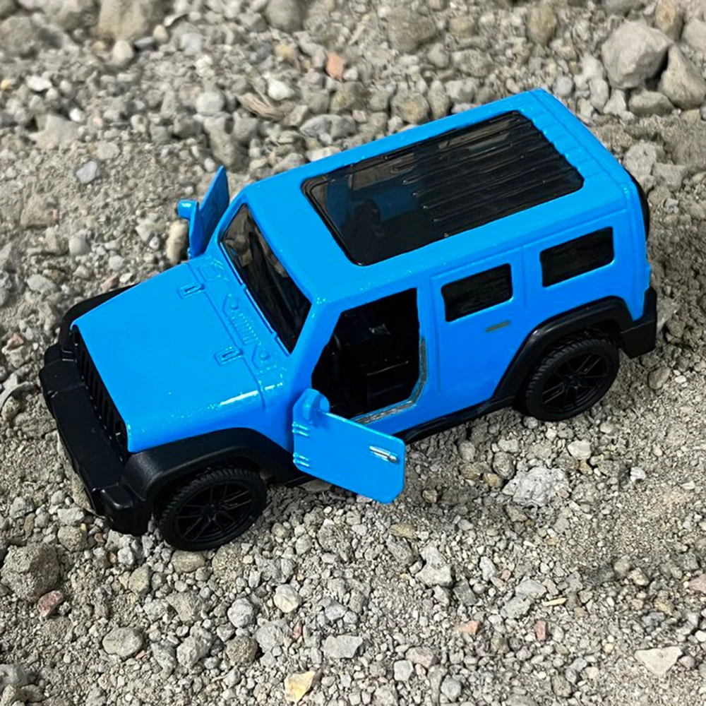 

Новая нишевая синяя спортивная модель из сплава, литая под давлением внедорожная модель автомобиля, игрушечный подарок для мальчика, украшение, коллекция украшений, подарок на день рождения, Рождество и праздник