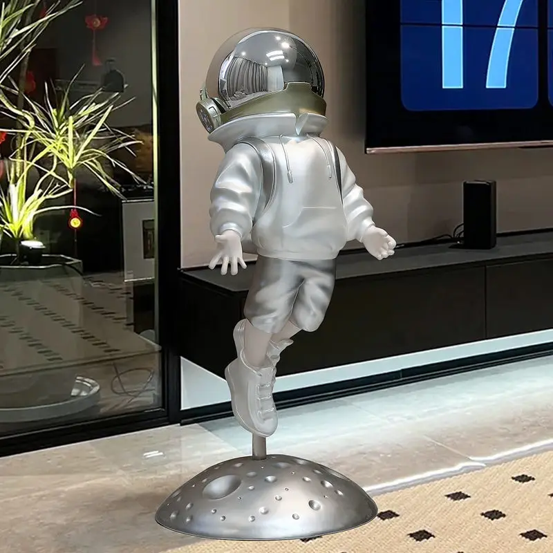 Luxury Astronaut Large Landing Ornaments Living Room Decoration Housewarming Gift Resin Hold Lamp With 7 Color Changes Sculpture